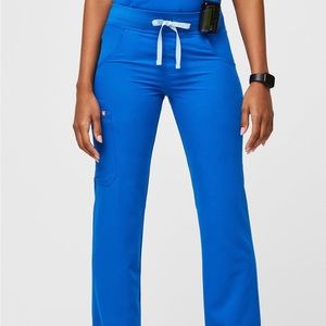 FIGS Women’s Kade Cargo Scrub Pants